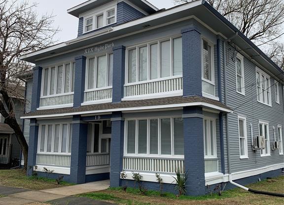 19 HYDE PARK BLVD
