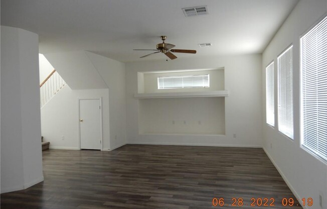 521 DOLPHIN PEAK CT