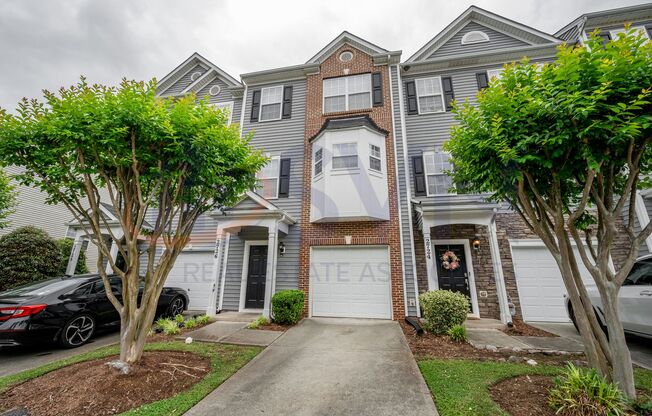 3 STORY TOWNHOME WITH BONUS ROOM!