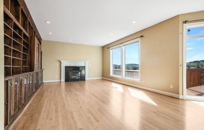 Beautiful 4 Bed, 2.5 Bath Rental Home in Pleasant Valley neighborhood!