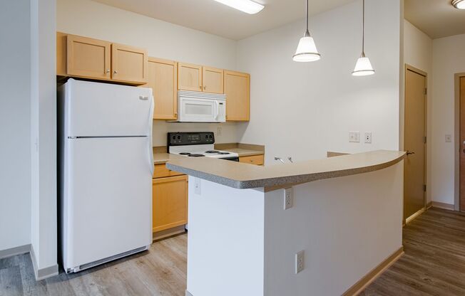 Studio, 1 bath, 475 sqft, $1,520, Unit B-109
