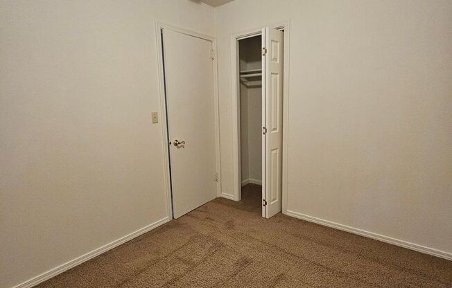 2 beds, 1 bath, $1,200