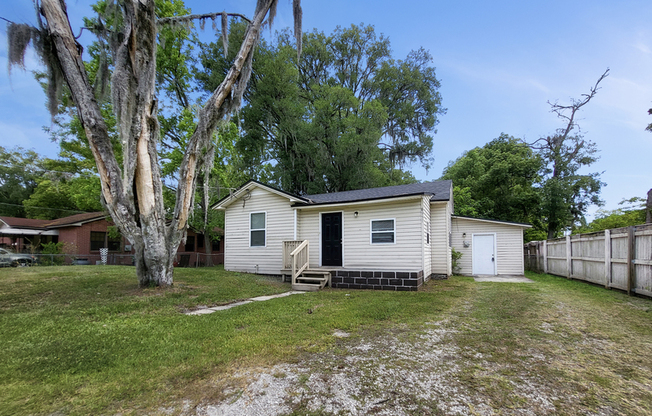 8957 5 AVE