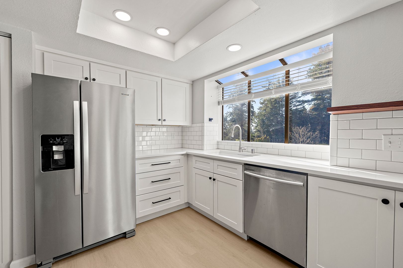 Amazing 2bed/1.5bath Condo Unit with Private Balcony in Meridian Park!