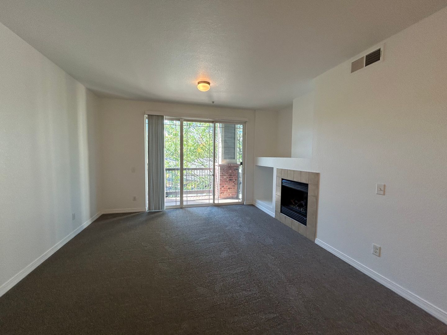 Get Settled with a $500 Move-In Bonus – Stylish 2BR/2BA Condo in Fort Collins!
