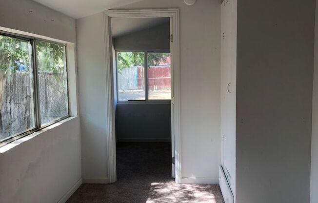 2 beds, 1 bath, $1,500