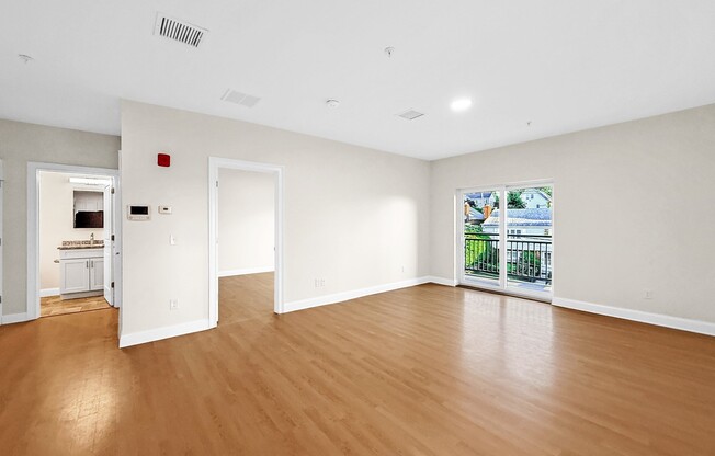 2 beds, 1 bath, 965 sqft, $2,900, Unit 300
