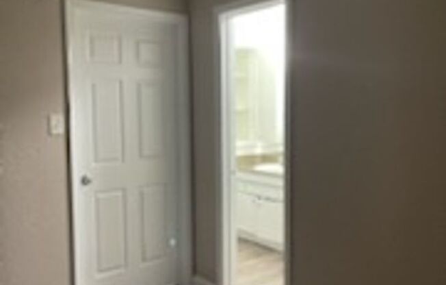 2 beds, 1.5 baths, 949 sqft, $1,450, Unit 281