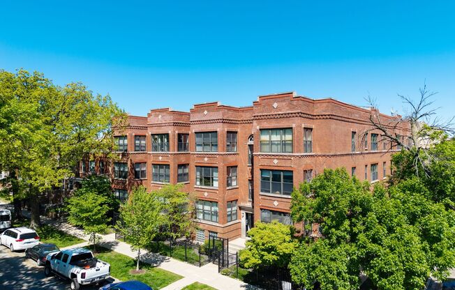 The Albany Park Place