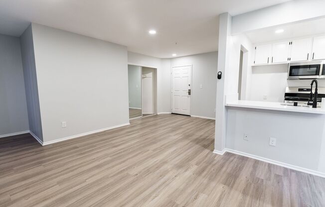 1 bed, 1 bath, 700 sqft, $1,667, Unit 301