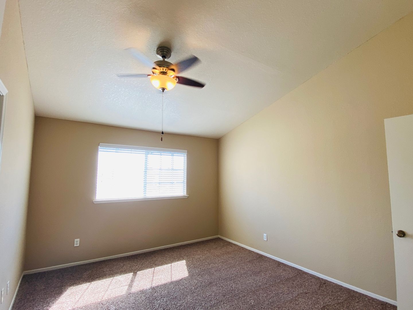 $1,750 Cedar & Nees, 2 Bedrooms - Villa San Marcos, Gated Community, Pool, & Gym