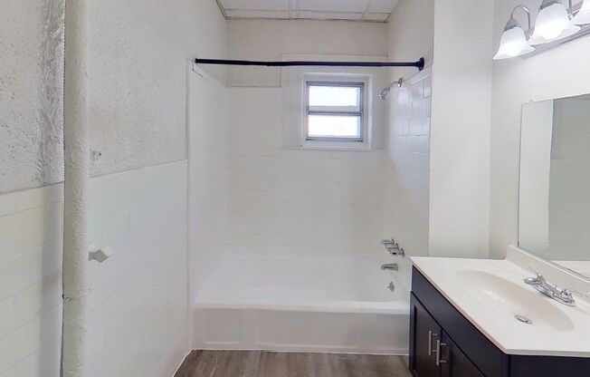2 beds, 1 bath, 764 sqft, $1,649, Unit 1301-51