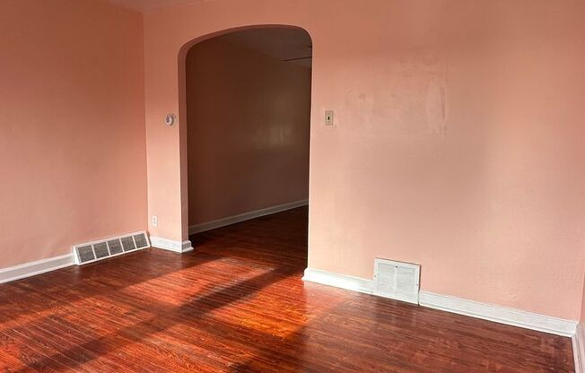 2 beds, 1 bath, $1,500