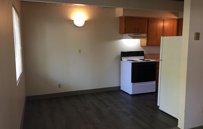 2 beds, 1 bath, 700 sqft, $1,195, Unit MAN 315