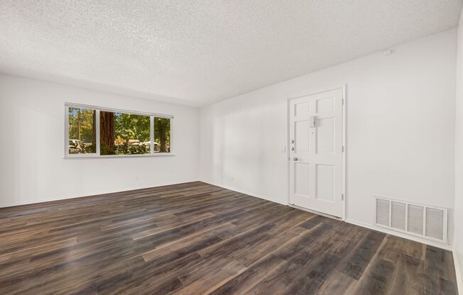 2 beds, 1 bath, 905 sqft, $1,470, Unit 18