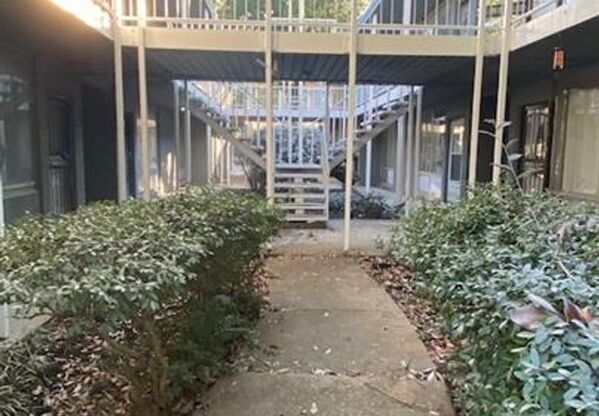 152 N MCLEAN BLVD