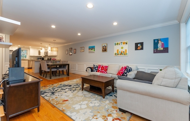 11 CRES HL AVE