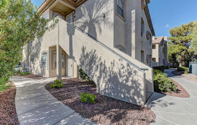 1st story Beautiful Condo