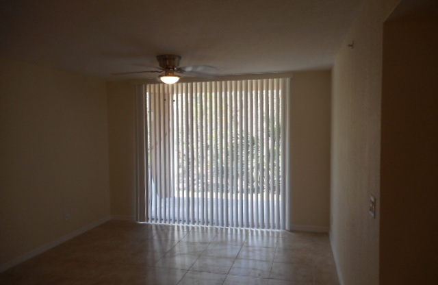 1st Floor Unit overlooking the Preserve- 2/2 Condo in the Enclave