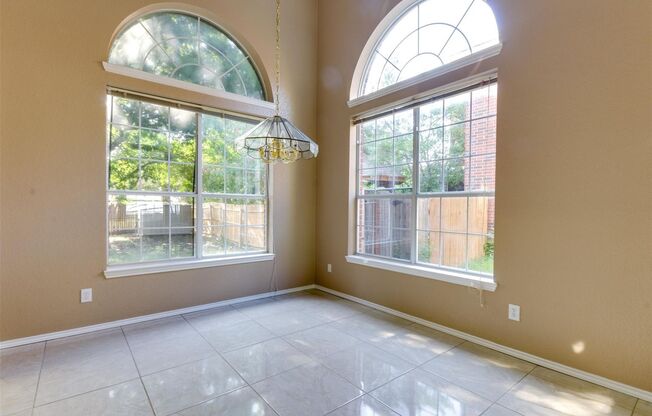 Welcome to this Beautiful Bright Home in Plano ISD. House boasts 2 story ceiling in formal living and dining areas.