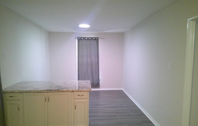 ****MOVE IN SPECIAL***1st MONTHS RENT IS FREE!!****