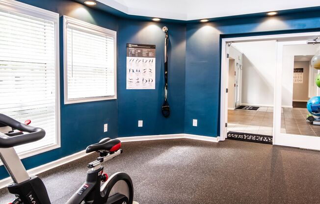 2 beds, 1 bath, 880 sqft, $1,661, Unit 27-2D