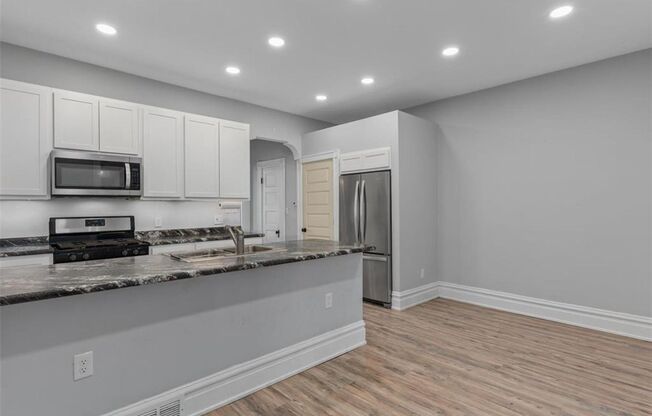1 bed, 1 bath, 850 sqft, $1,050, Unit Russell Blvd 1830
