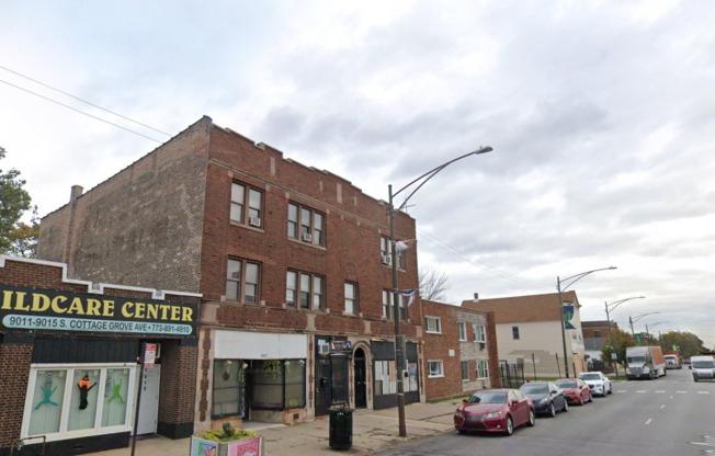 9017-25 S Cottage Grove