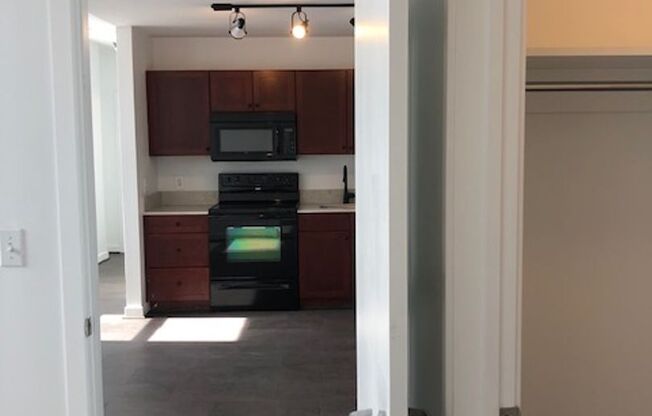 2 beds, 1 bath, $1,999, Unit 220