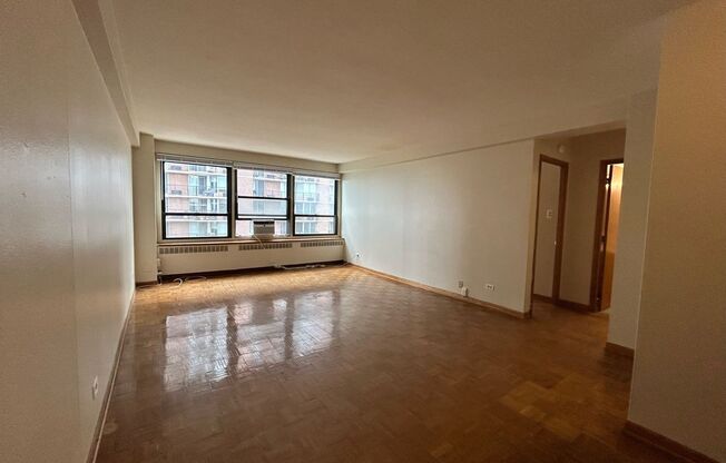 1 bed, 1 bath, 700 sqft, $1,725, Unit 418-1403