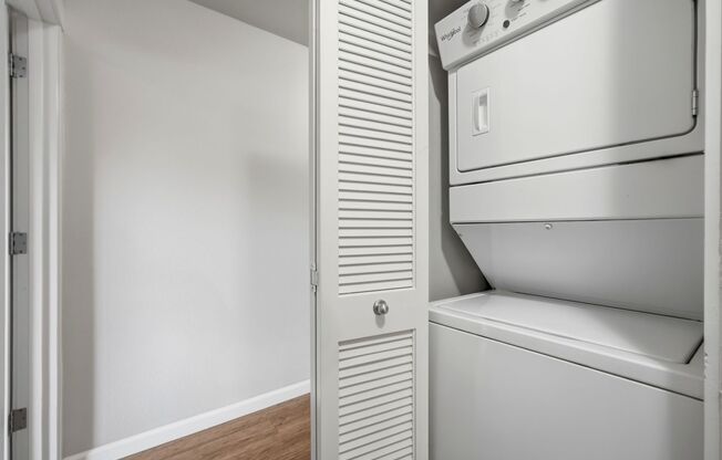 2 beds, 1 bath, 552 sqft, $1,725, Unit 413