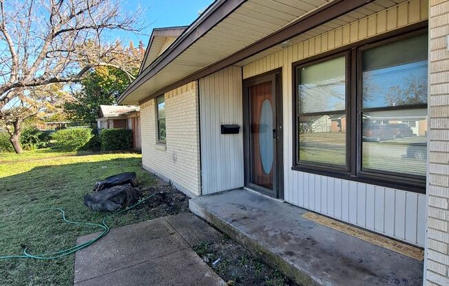 Beautifully Updated 3 Be 1.5 Bath in Mesquite!