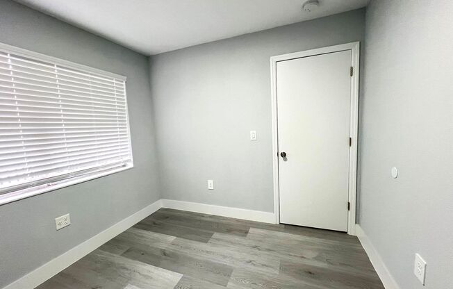 3 beds, 1 bath, 880 sqft, $2,300, Unit 5200-12