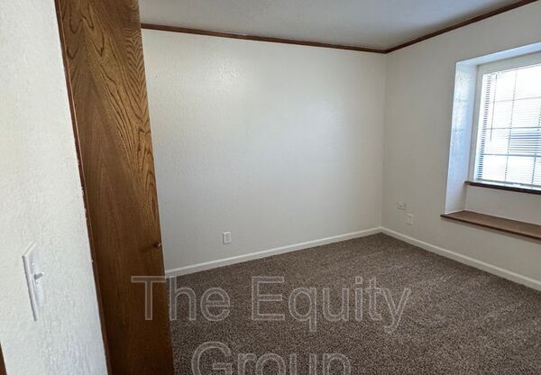 736 S LINWOOD AVE