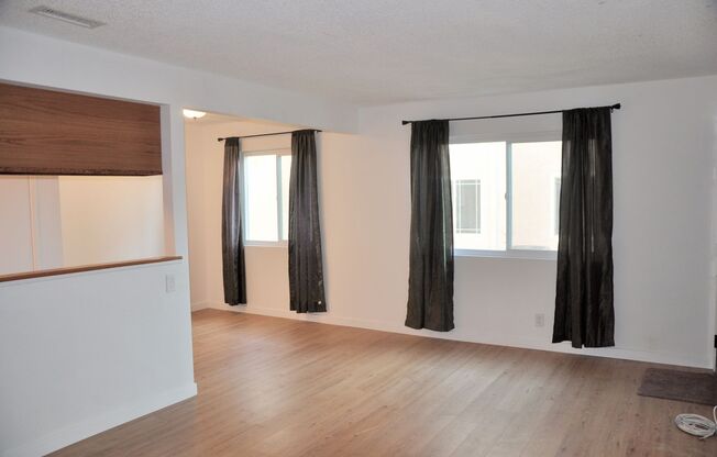 2 beds, 1 bath, $2,500, Unit # 3