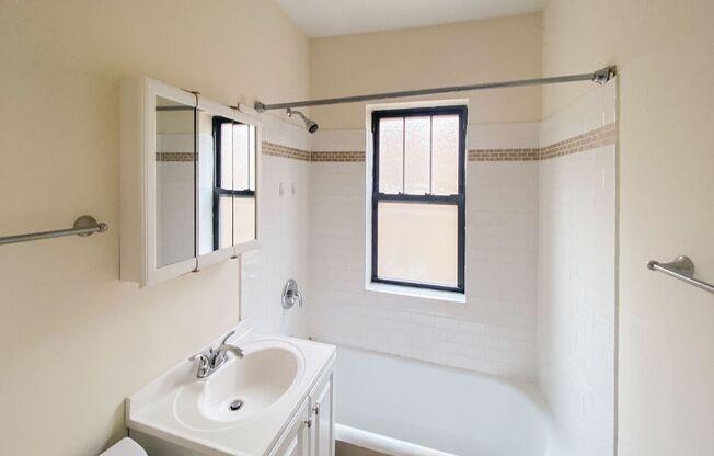 1 bed, 1 bath, 460 sqft, $1,895, Unit 1944-2M