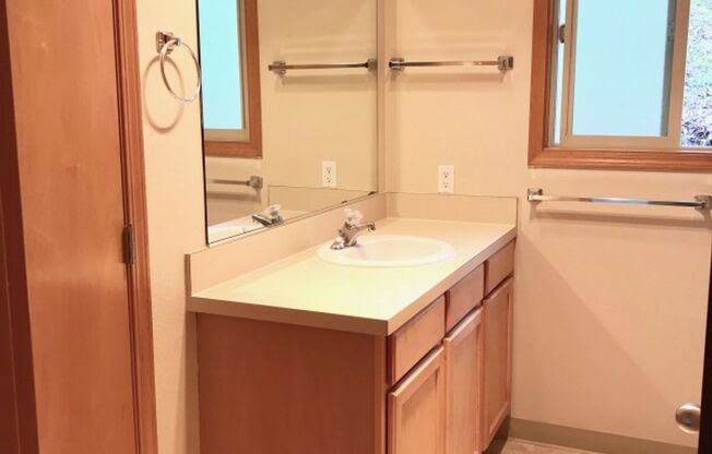 1 bed, 1 bath, 628 sqft, $1,355, Unit 32