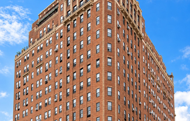Studio, 1 bath, $3,400, Unit 12F