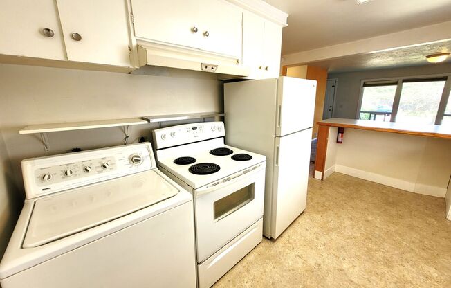 2 beds, 1 bath, $1,795