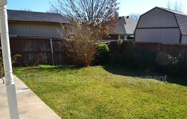 310 CRESTVIEW DR