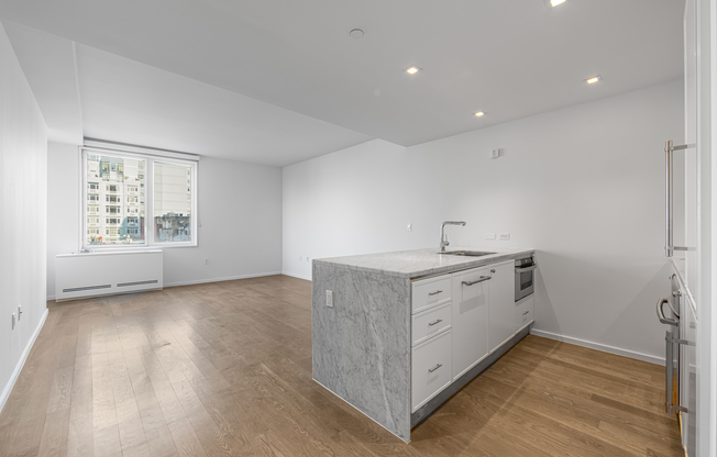 1 bed, 1 bath, $4,195, Unit 4E