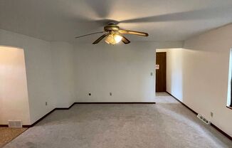 2 beds, 1 bath, $1,100, Unit Unit #1