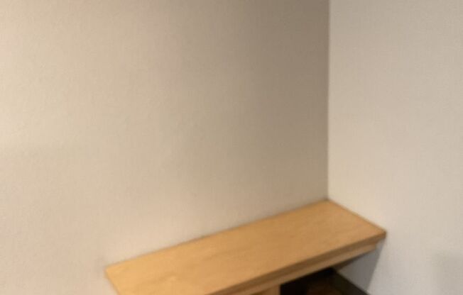 Studio, 1 bath, 735 sqft, $1,375, Unit 117