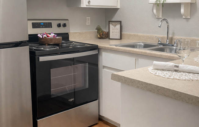 1 bed, 1 bath, 550 sqft, $875, Unit 109