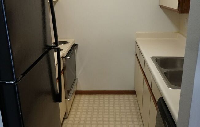 2 beds, 1.5 baths, 950 sqft, $1,434, Unit 5811-2A