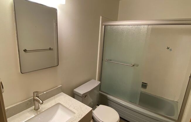 1 bed, 1 bath, $1,600, Unit #310