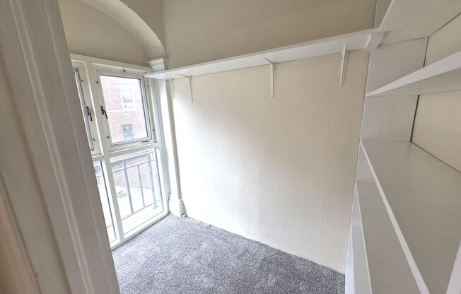 1 bed, 1 bath, $1,150, Unit 9