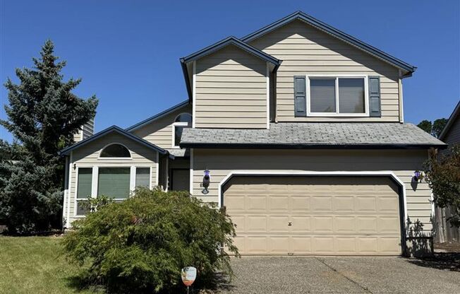 6851 SE Moscato Court ~ Brand New Carpet & Paint!