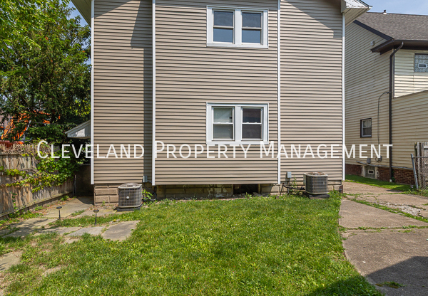 1520 HOPKINS AVE