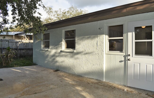 Reduced price! Great Neighborhood!